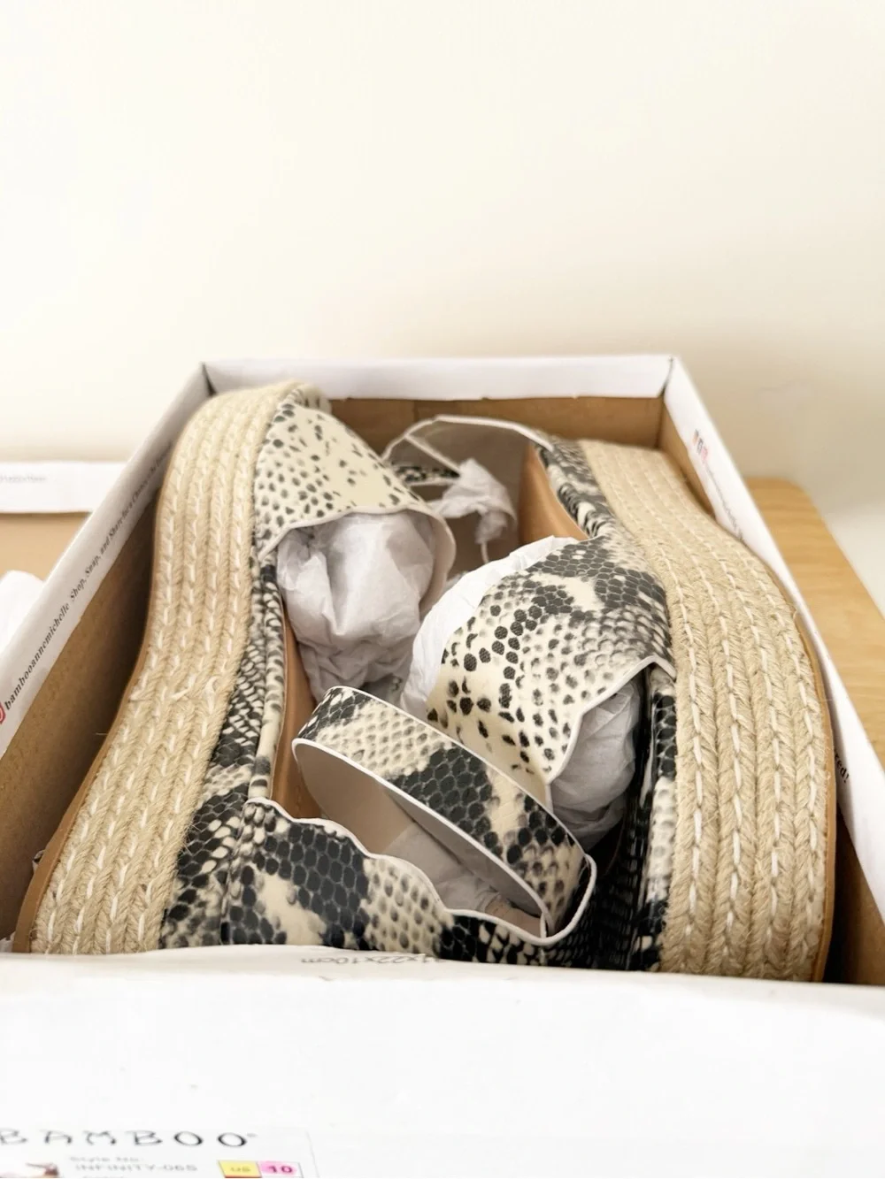 Bamboo Infinity Espadrille Beige Snakeskin Print Lug Sole Ankle Strap Size 10